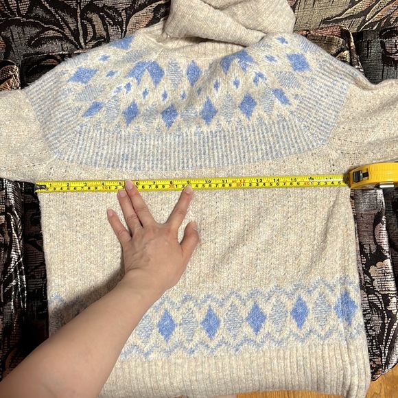 Nicole Miller fair isle turtleneck sweater blue tan - Picture 4 of 5